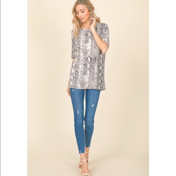 NEW! Snake print top! - Picture 2 of 5